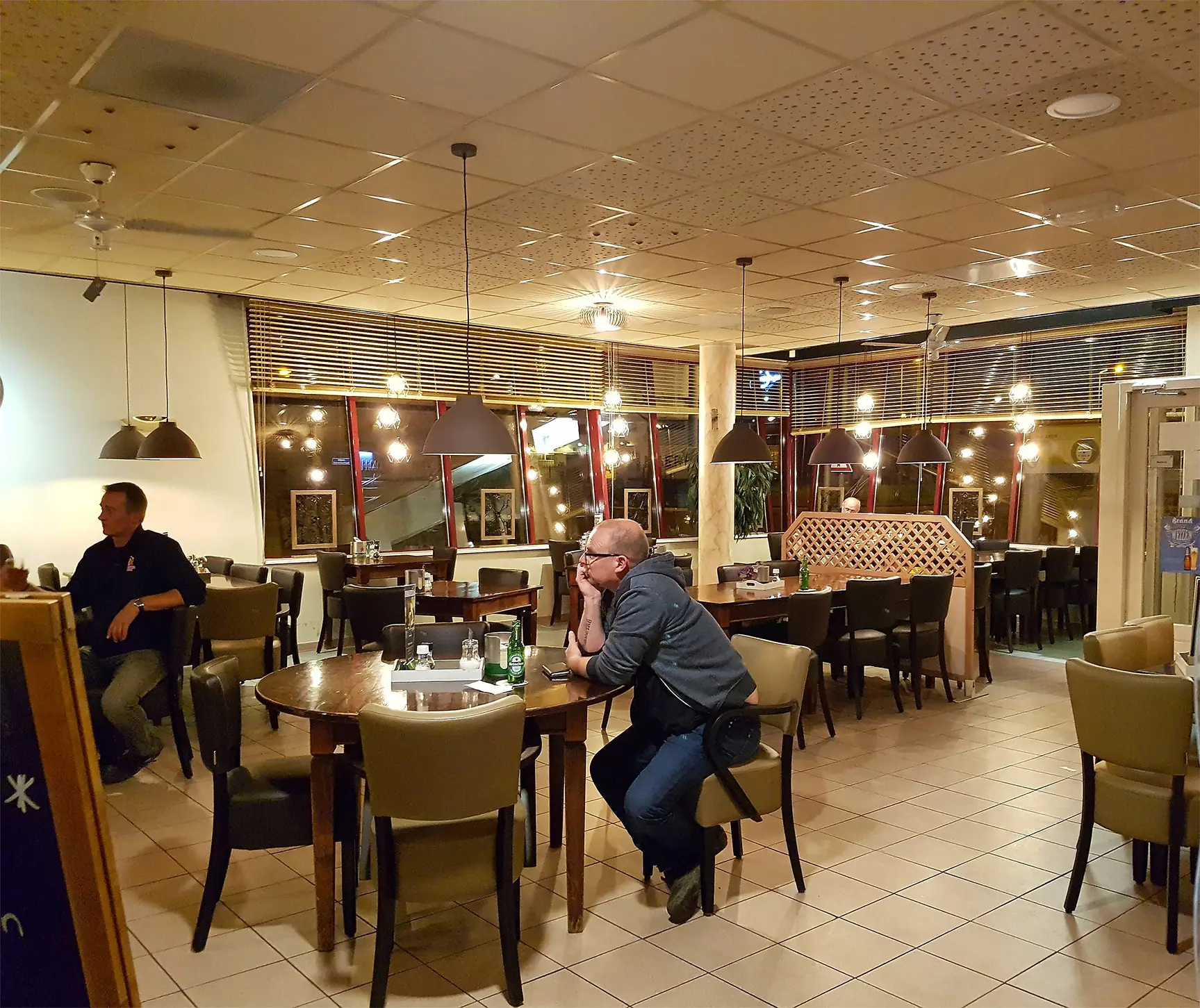 Zitgedeelte van Restaurant Routiers Distripark Eemhaven
