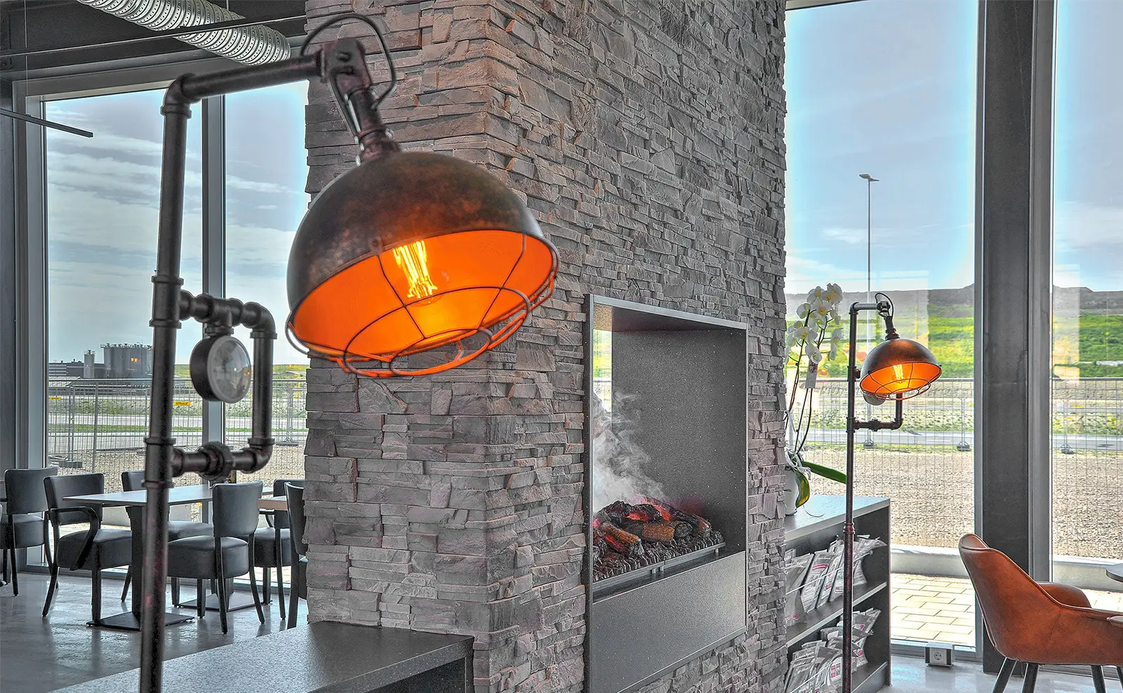 Gezellig zitgedeelte in Restaurant Routiers Maasvlakte
